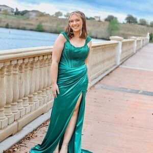 Portia and Scarlett Prom Dress